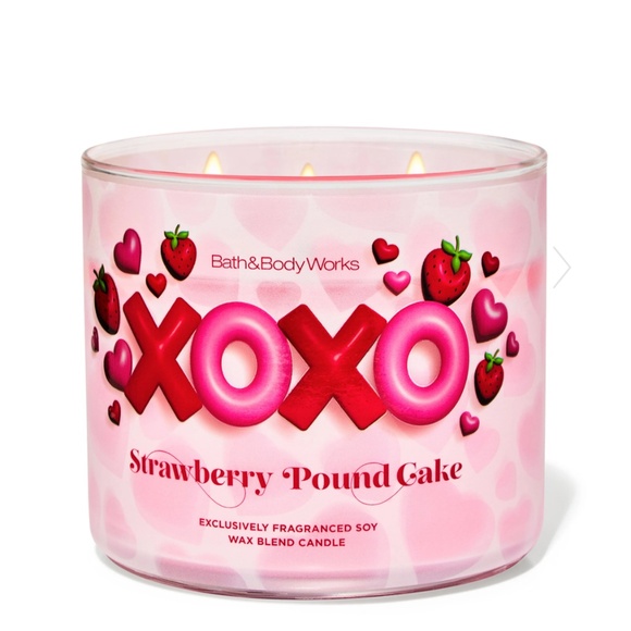 ❤️ BATH & BODY WORKS STRAWBERRY POUND CAKE VALENTINE XOXO - Picture 1 of 4
